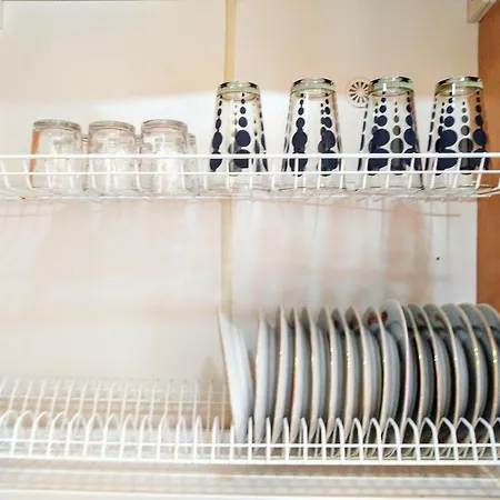 Apartment Summer Downtown - Compact Basic Flat - 1st Floor *