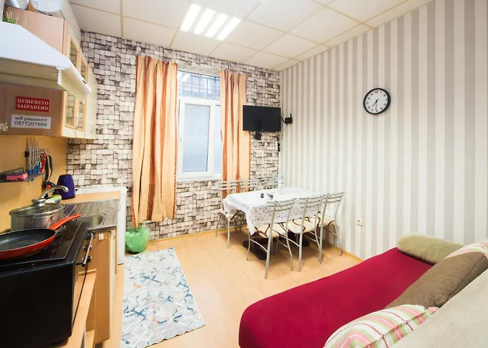 Апартамент Summer Downtown - Compact Basic Flat - 1st Floor