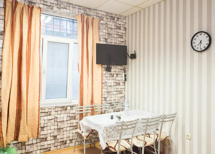 Summer Downtown - Compact Basic Flat - 1st Floor Апартаменты *