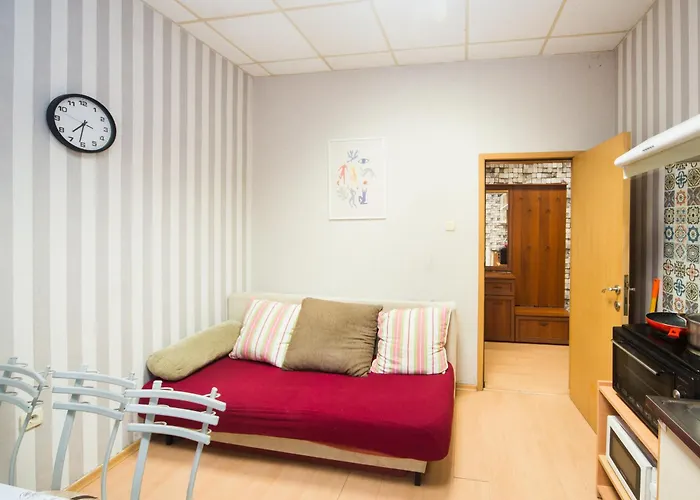 Summer Downtown - Compact Basic Flat - 1st Floor Апартамент *