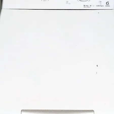 Summer Downtown - Compact Basic Flat - 1st Floor