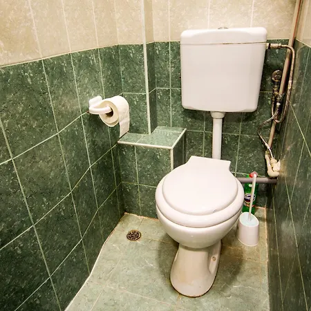 Summer Downtown - Compact Basic Flat - 1st Floor Burgas