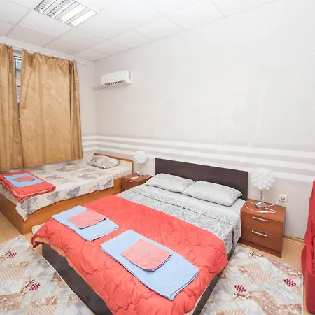 Apartment Downtown - 2 Separate - Relax - Up To 6 Guests Max Burgas