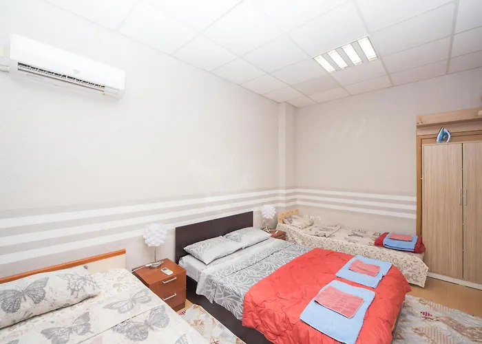 Summer Downtown - Compact Basic Flat - 1st Floor *